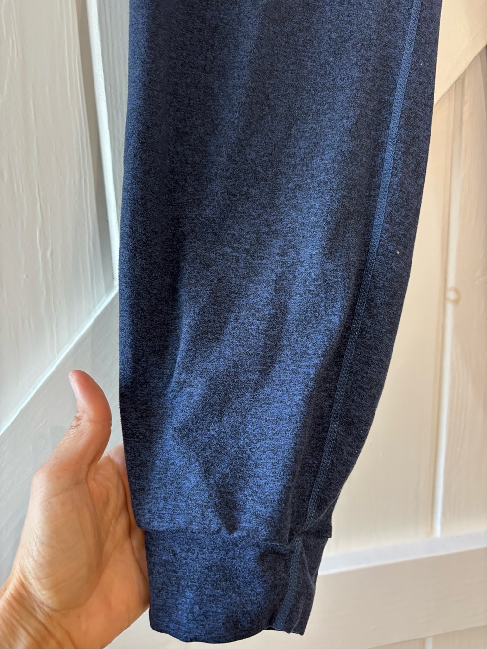 Vuori Performance Jogger Heather Navy Drawstring Comfort Athleisure Small - Picture 4 of 7